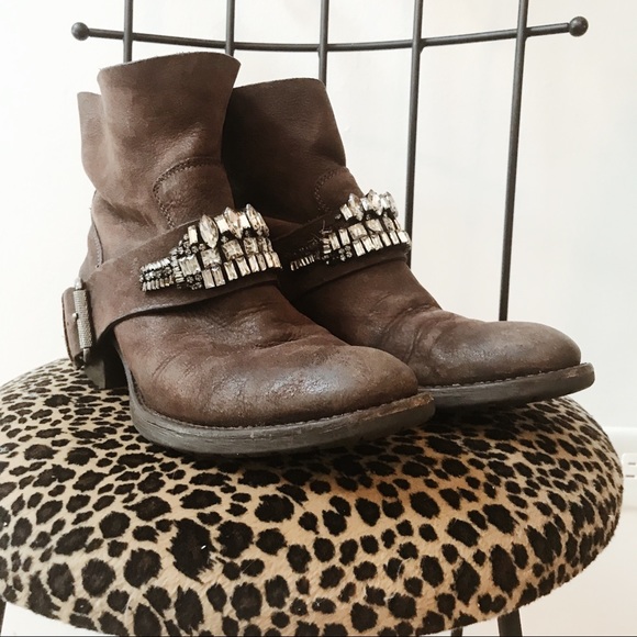 Vera Wang Lavender Label Shoes - Vera Wang booties